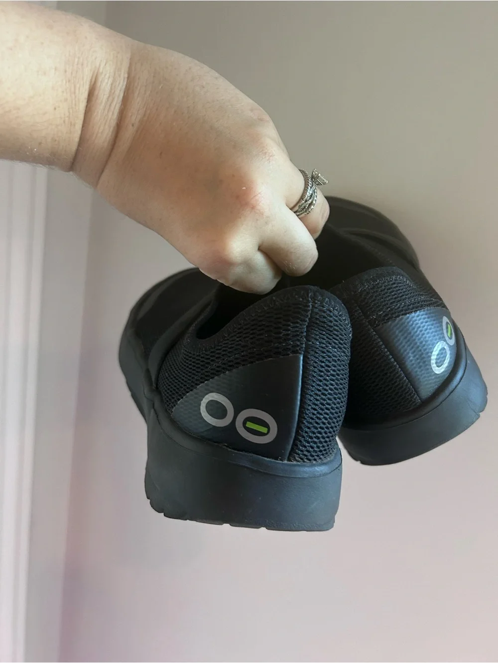 OOFOS Oomg Recovery Slip On Shoes